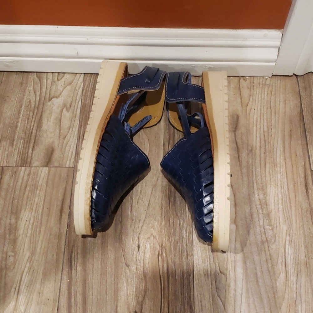 Sandals - Picture 2 of 3